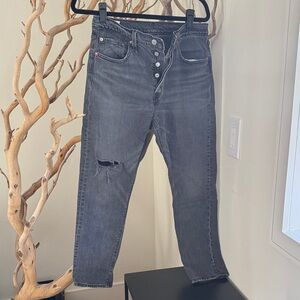 Levi's Women's Skinny Jeans in Faded Black with Knee Rip